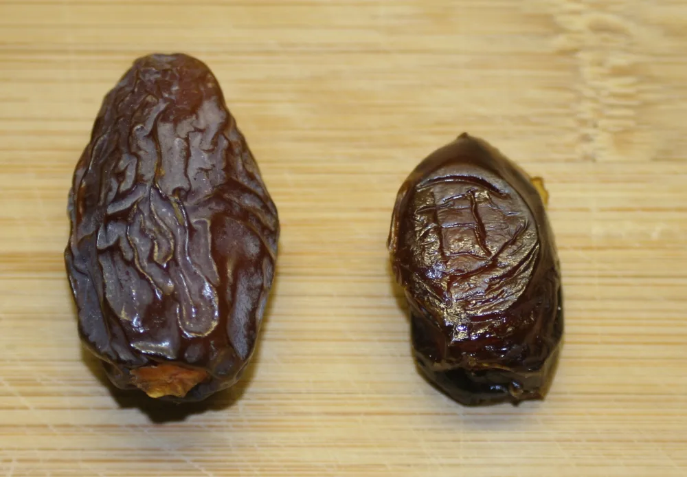 Kurma Ajwa Madinah Grade A (Mini 1,5–2 cm) 500g / 1kg